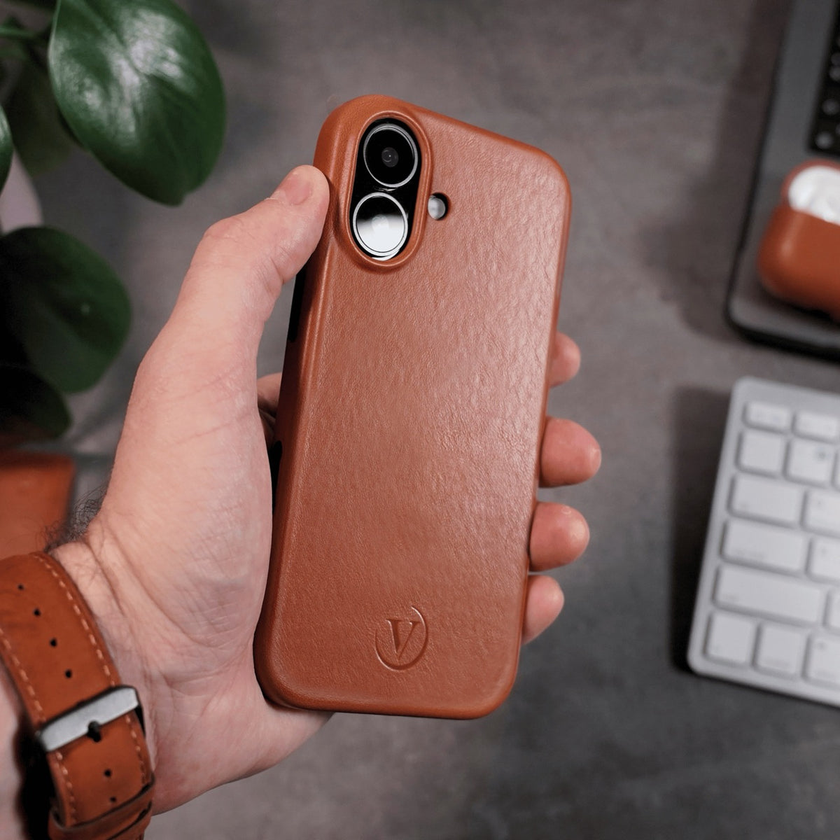 iPhone 17 Series Vantage Leather Case