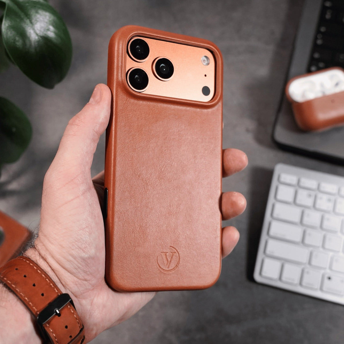 iPhone 17 Series Vantage Leather Case