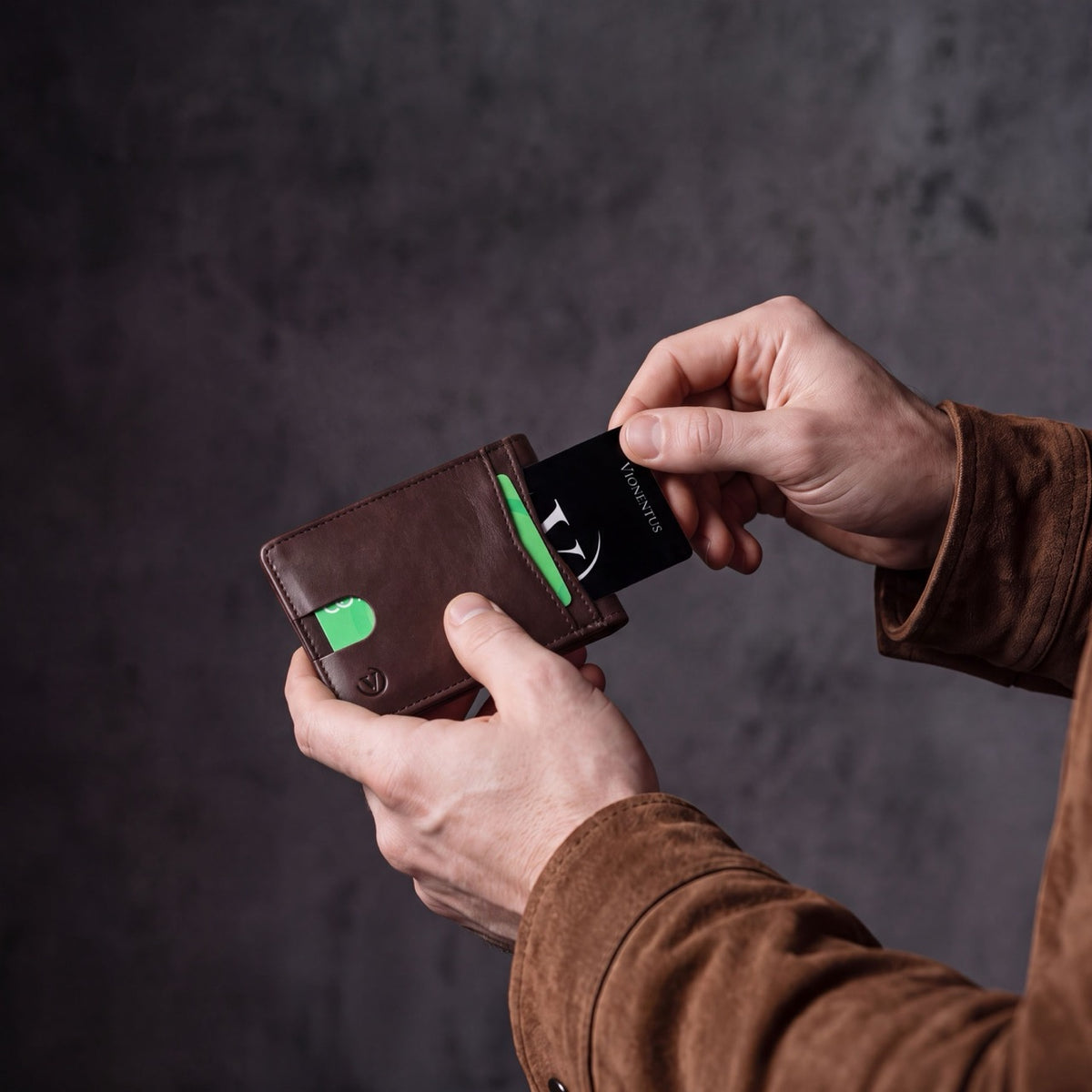Supreme Smart VN400 AirTag Wallet