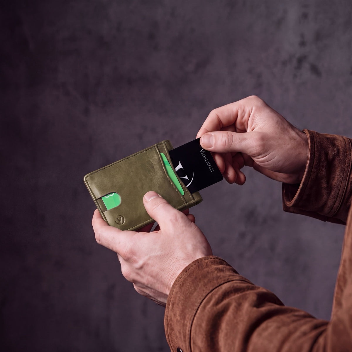 Supreme Smart VN400 AirTag Wallet