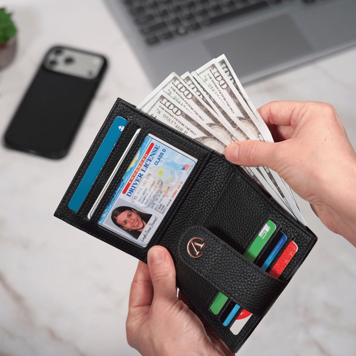 Women's AirTag Wallet Deluxe Smart VN300